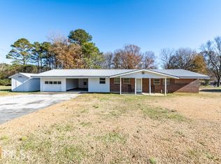 39 River St, Summerville, GA 30747