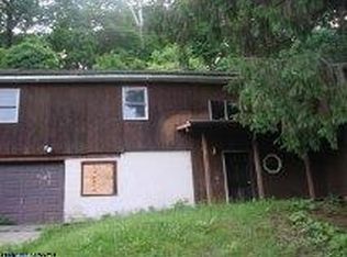 41 Field St, Farmington, WV 26571