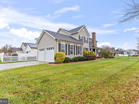 3rd image of 23581 Gallent Fox Way