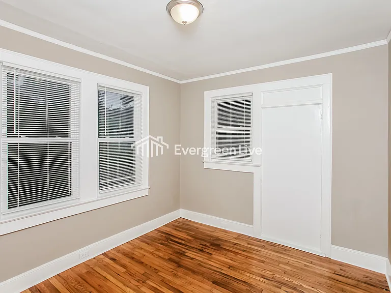 1305 Lorick Ave — Photo 4