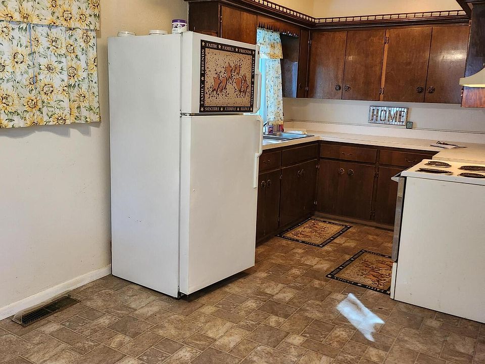 720 W Front St, Larimore, ND 58251 MLS 231412 Zillow