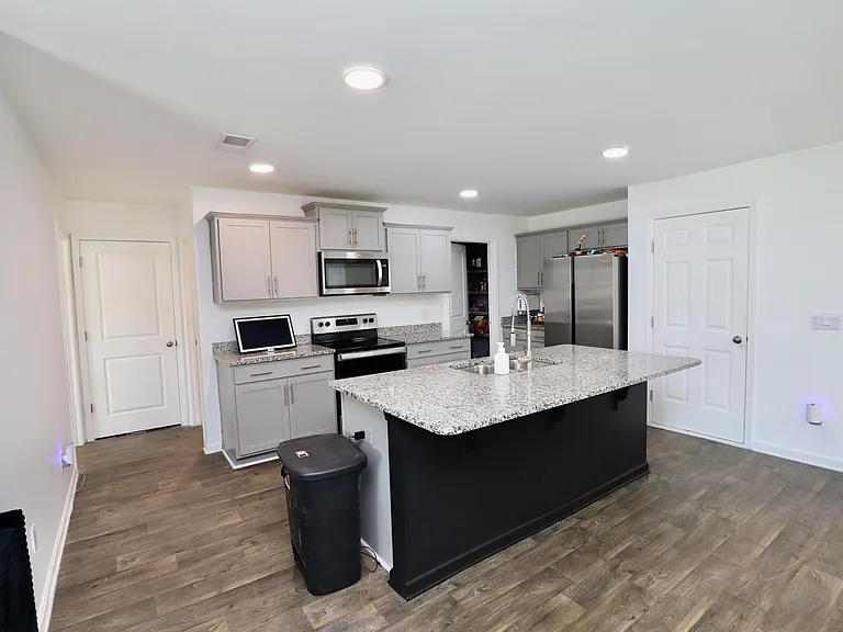 2037 Elmridge Rd — Photo 20