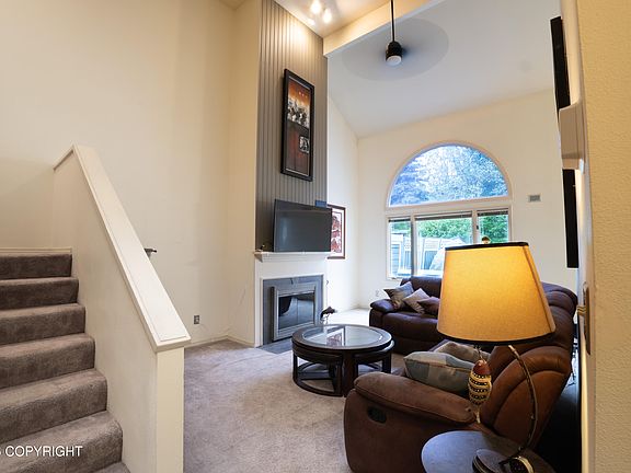 4th image of 10641 Commodore Dr