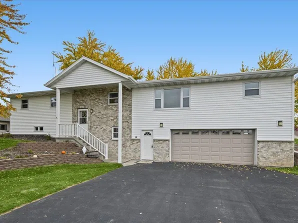 1705 Cedarview DRIVE, Saint Cloud, WI 53079