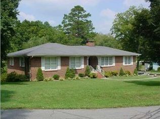 911 Gordon St, Chickamauga, GA 30707