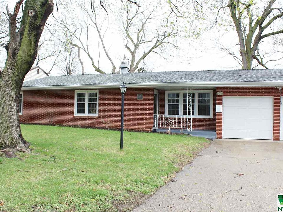 1st image of 3112 Iowa St