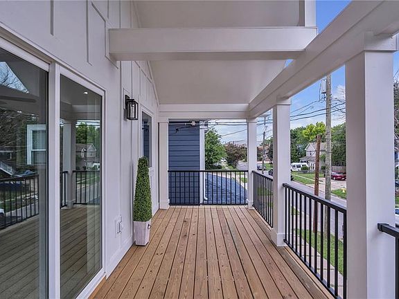 5th image of 1317 Reservoir Ave