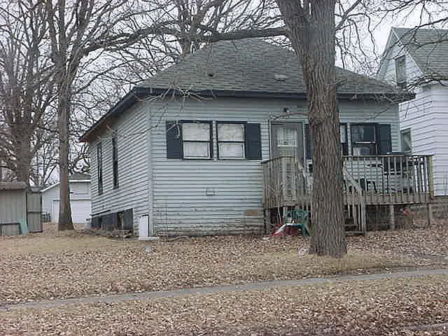 1st image of 319 Park St
