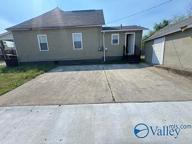 2700 9th Ave SW — Photo 32