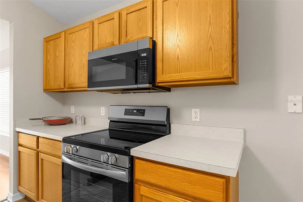 3 bed, 2.0 bath, 1874 sqft, $2,250 — Photo 4
