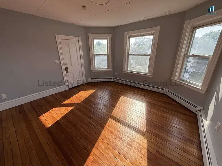 76 Stetson St #3F — Photo 2