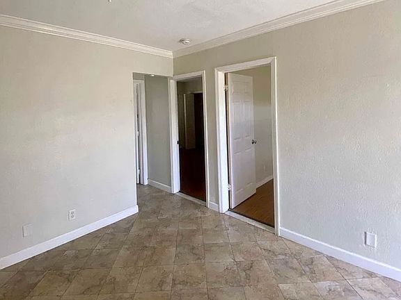 4th image of 710 NE 25th St #2