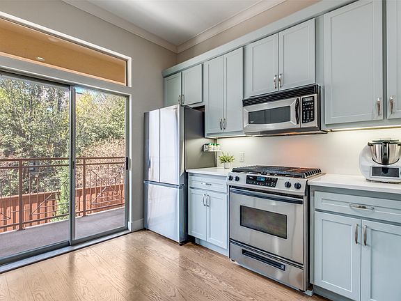3rd image of 3204 Wycliff Ave #3216