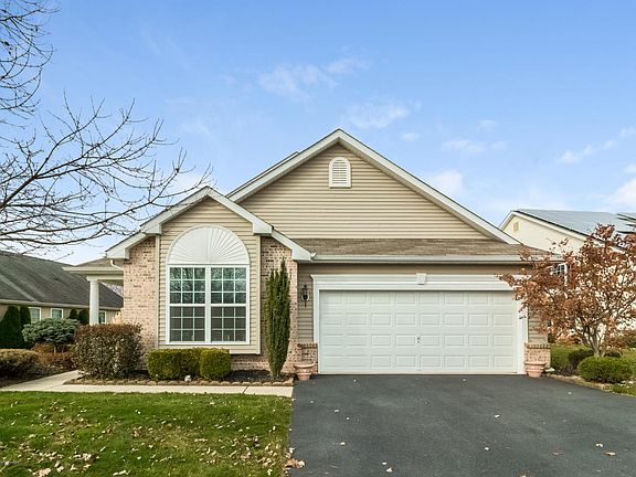 3rd image of 36 Enclave Blvd