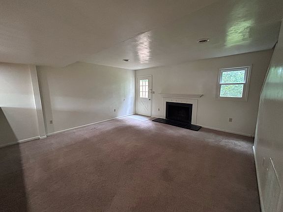 3rd image of 2618 Belle Ave NE