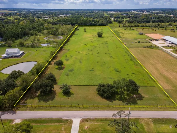2126 County Road 367, Alvin, TX 77511