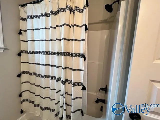 136 Gardencove Cir — Photo 35