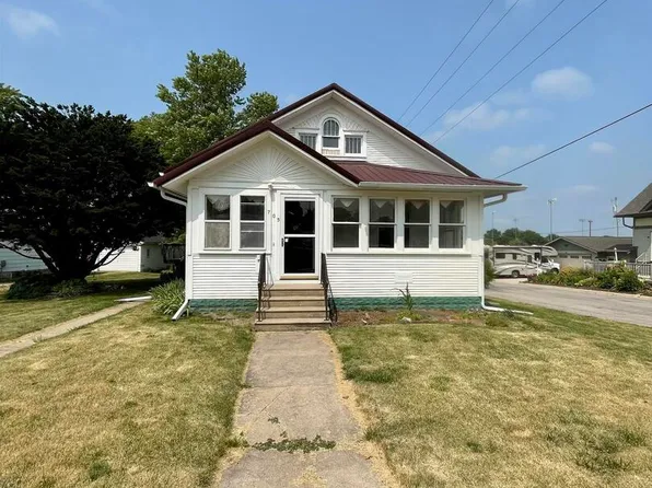705 McKinley Ave, Lowden, IA 52255