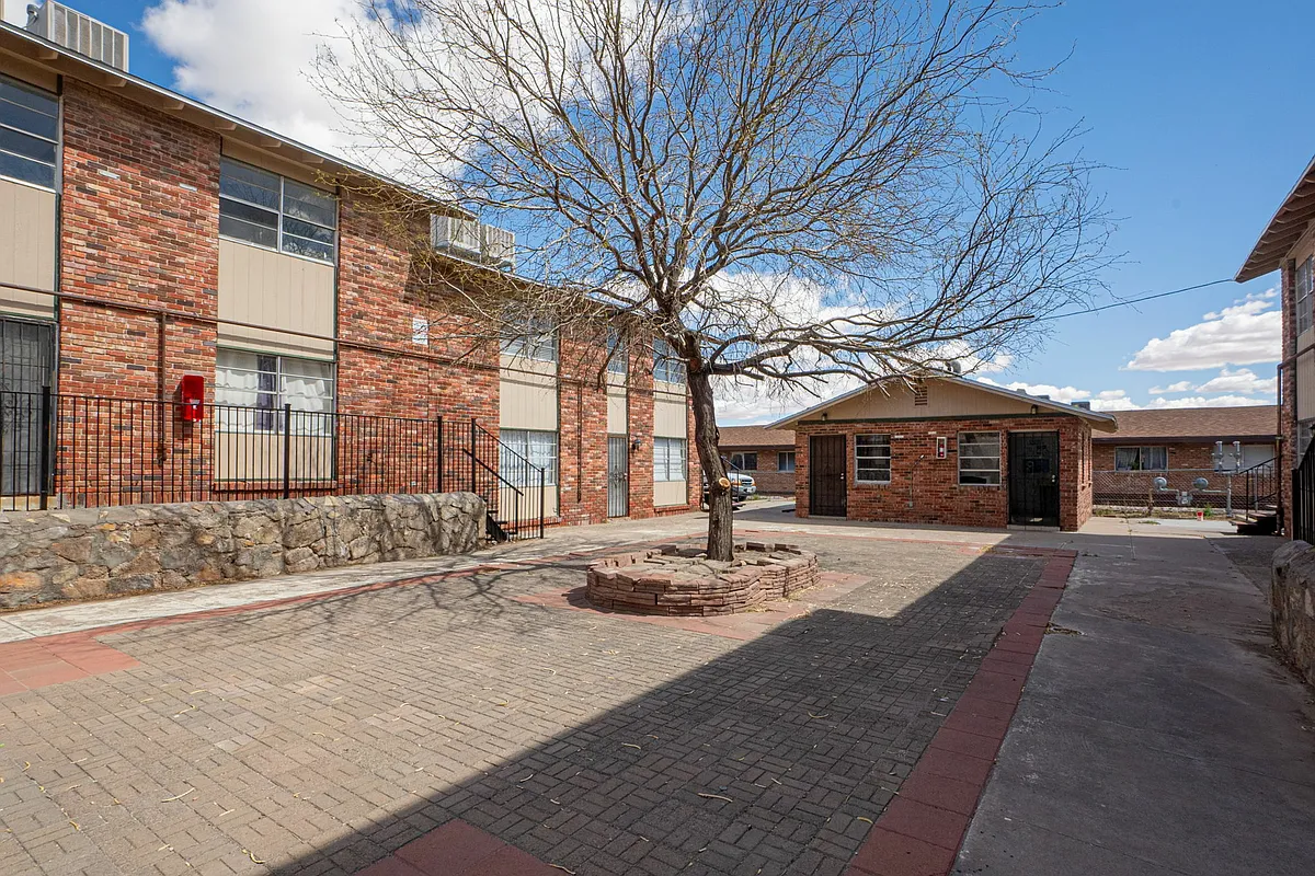Building Photo - 3313 Johnson Ave #16
