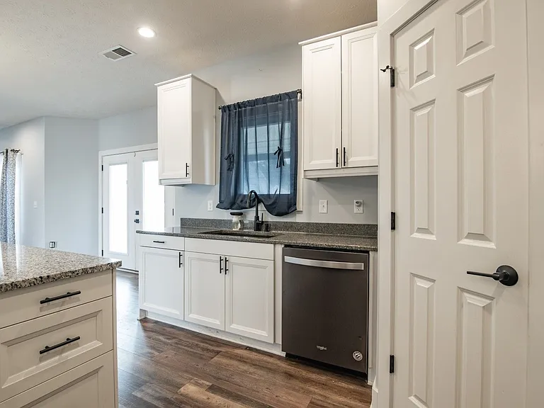109 Gaston Cir — Photo 30