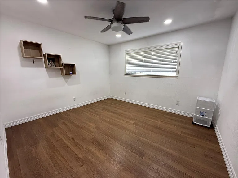 11915 Steppingstone Ln — Photo 13