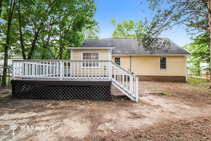 1411 Chadford Rd — Photo 11