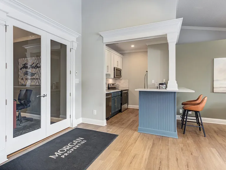 The Lakes of Schaumburg Apartment Homes — Photo 19