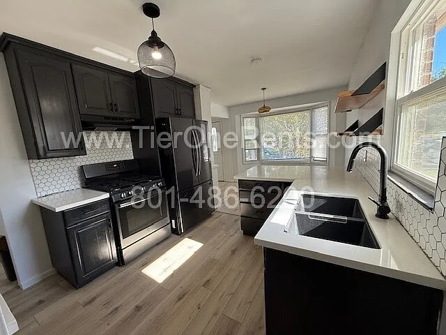 556 S Navajo St — Photo 8
