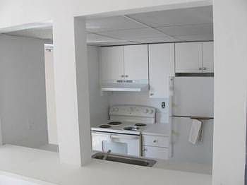 4th image of 711 NE 23rd Ter APT 405