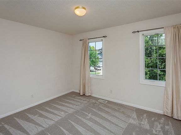 5th image of 7102 Hillcrest Ct