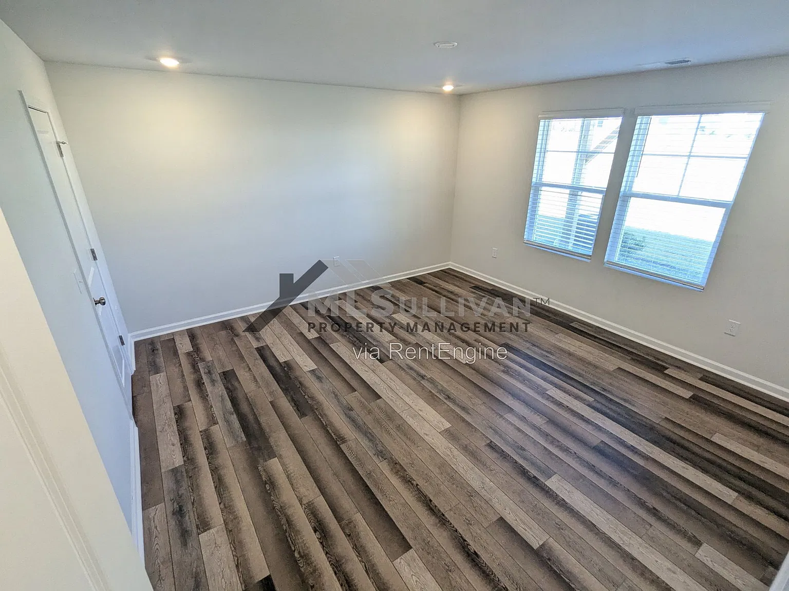 4 bed, 3.5 bath, 2557 sqft, $2,200 — Photo 3