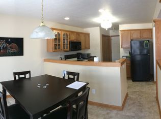 4000 Blossom Ter, Erie, PA 16506