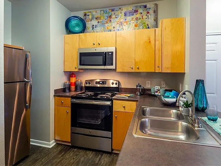 Cambria Cove Apartments — Photo 22