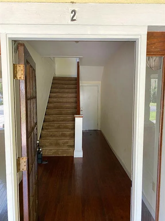 3 bed, 1.0 bath, 1389 sqft, $1,300 — Photo 2