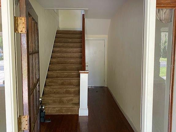 2nd image of 902 S Grove St APT 2