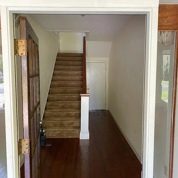 902 S Grove St #2 — Photo 2