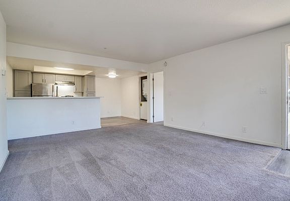 2nd image of 580 Los Vallecitos Blvd #103