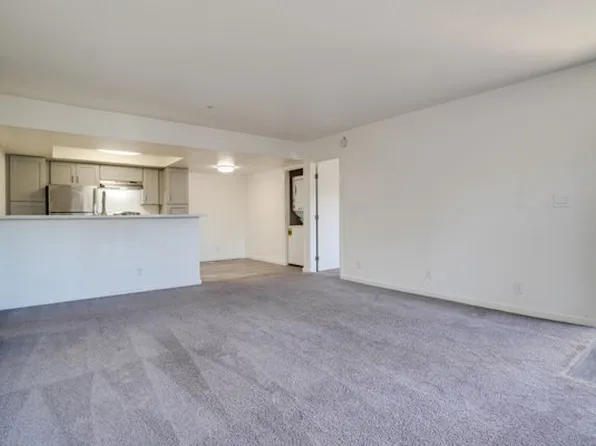 Pebblecreek Apartments, 580 Los Vallecitos Blvd #223, San Marcos, CA 92069