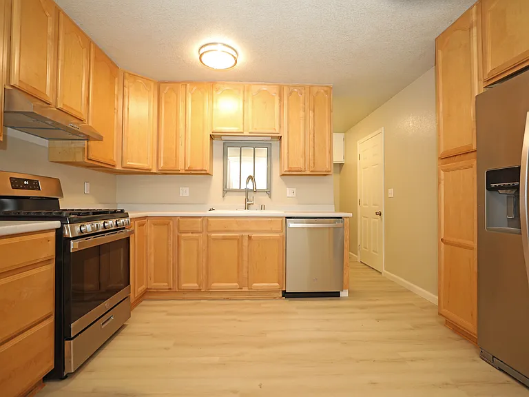 1959 Spruce Cir — Photo 4