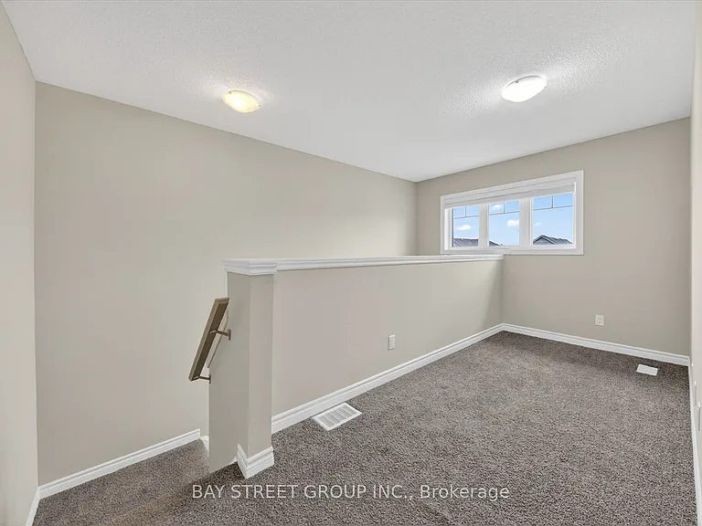 445 Avens St — Photo 23