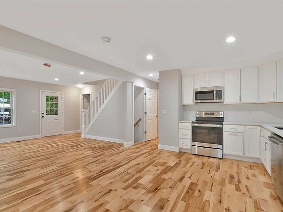 5th image of 18 Haug Dr