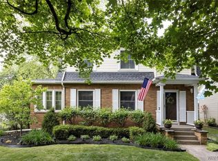 75 Columbia Dr, Williamsville, NY