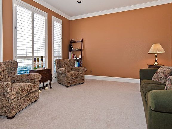 4th image of 7801 Cherry Creek Dr