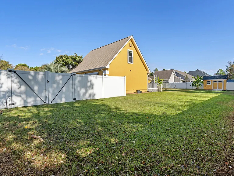 2409 Hunters Trl — Photo 32