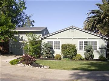 2nd image of 1132 Lake Home Dr
