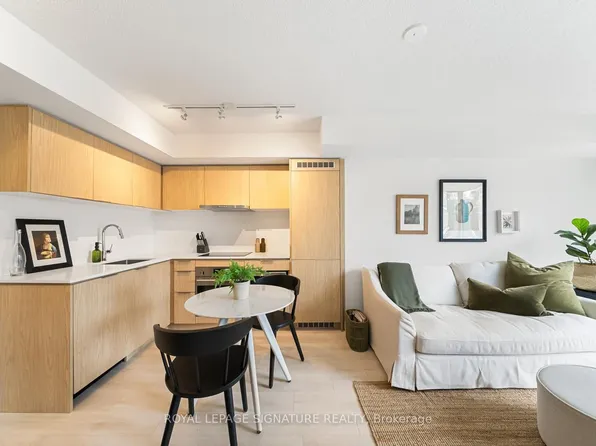 60 Shuter St #605, Toronto, ON M5B 1B1