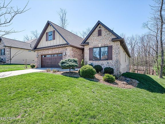 4th image of 23 Oak Leaf Cir