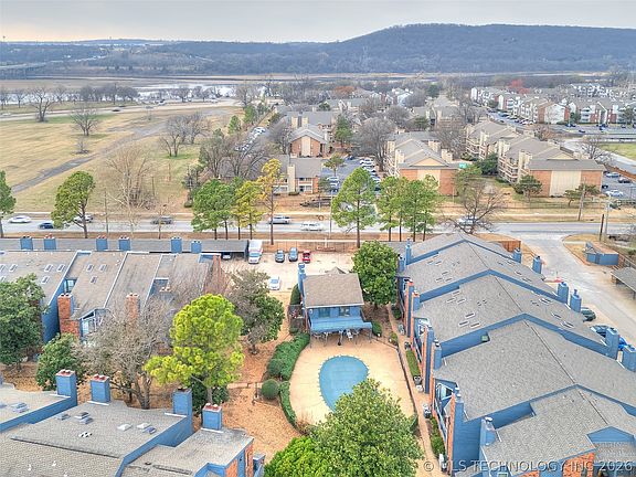3rd image of 6737 S Peoria Ave APT C202