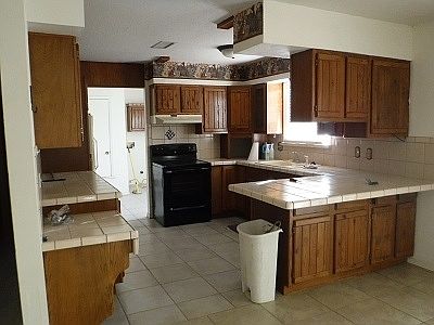 2nd image of 3100 S Sunset Ave