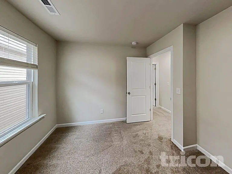 126 Spring Knoll Dr — Photo 12